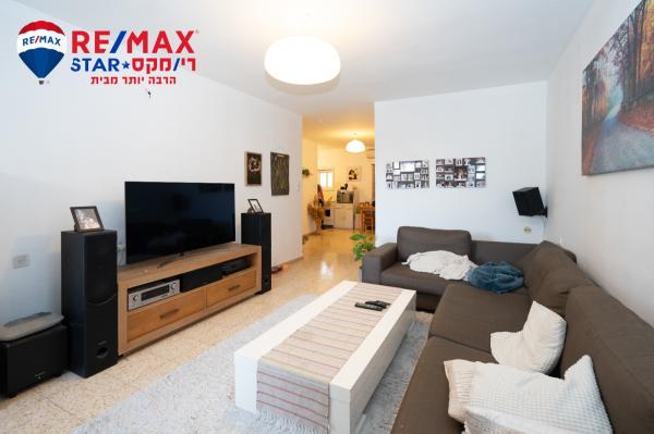 יל"ג, הרצליה הצעירה