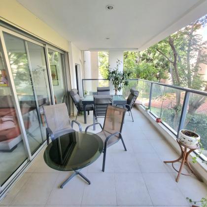 סמטת אביבים 6, שיכון מזרחי