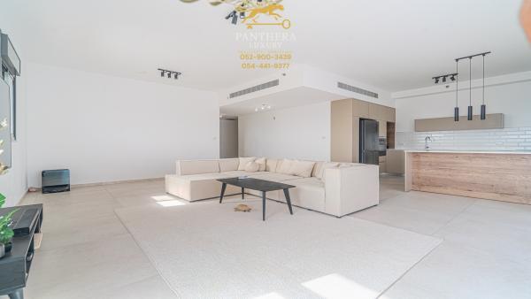 בשכונת עיר היין