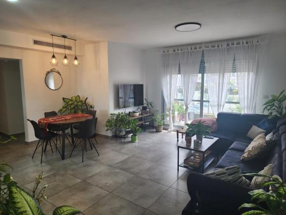 הגל 10, מתחם החותרים