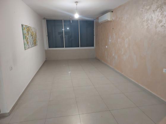 עמק דותן 14, קריית שרת