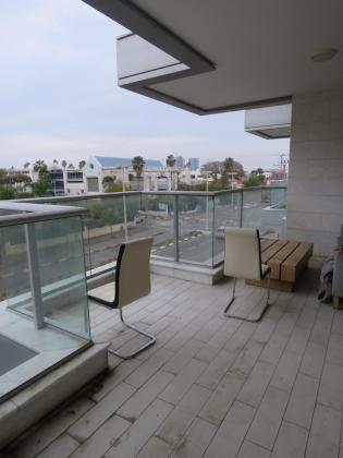 בשכונת כפר גנים א