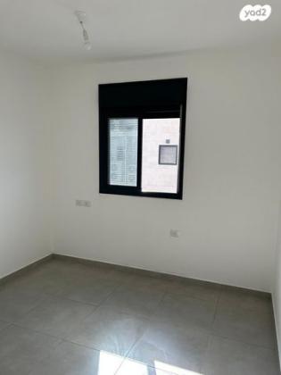 דבורה עומר, נאות שדה