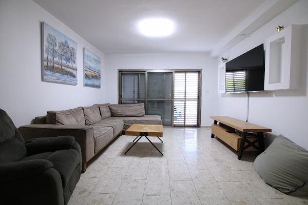 מוטה גור, נווה גנים ומוצקין הצעירה