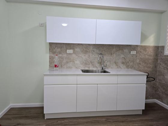 אהרון בוגנים 1, רמת דן וגבעת הדר