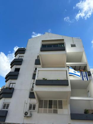 גובר רבקה 2, תקומה, הראשונים