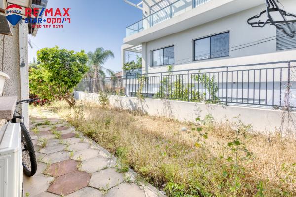 קדושי סטרומה 2, קרית יערים