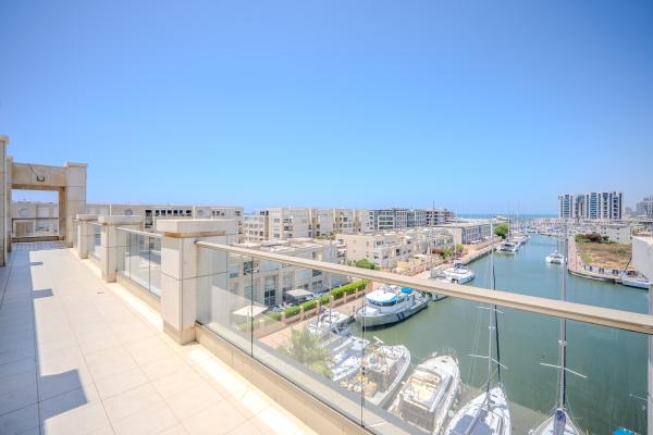 העוגן 6, המרינה