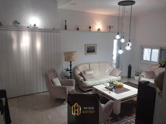 הגפן 3, יפה נוף וגני דן