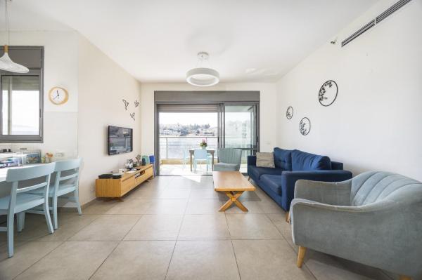 אליעזר שילוני, עיר גנים ב', ג'