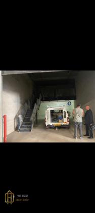 הסדנה 8, אזור תעשיה א