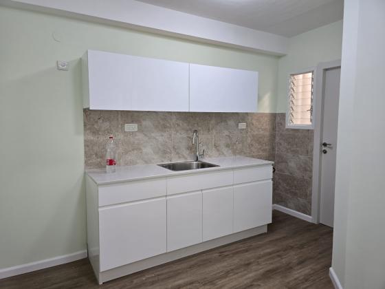 אהרון בוגנים 1, רמת דן וגבעת הדר