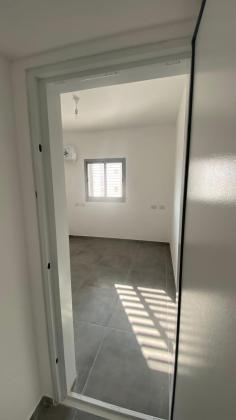 אשכולית 38, רמות ב'