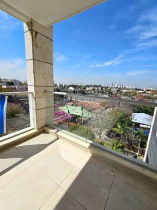 רבין יצחק 4, פסגת אונו