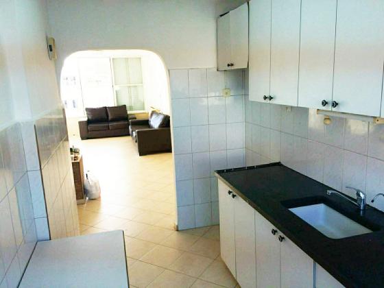 יצחק שדה 12, יצחק שדה