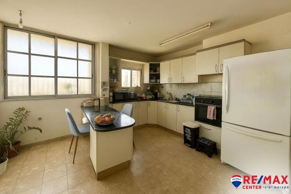 הרב הרצוג 4 (רסקו א)