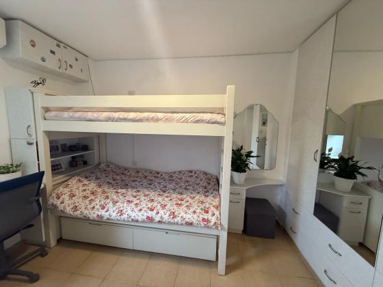 אריה מוצקין 7, נאות שקד