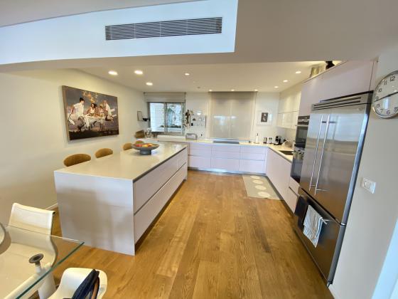 קדושי השואה, אזורי חן