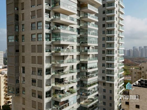 בני בנימין 43, גלי הים