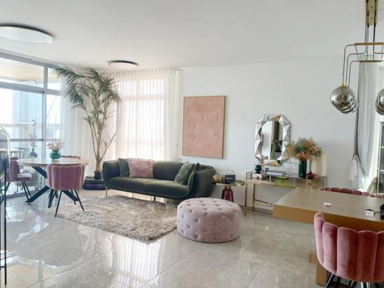 בני ברמן 7, עיר ימים