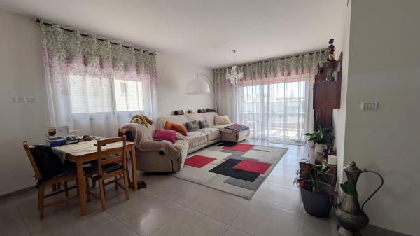 עצמאות 28, מרכז העיר