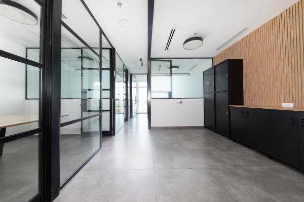 נח מוזס, מב"ת מערב