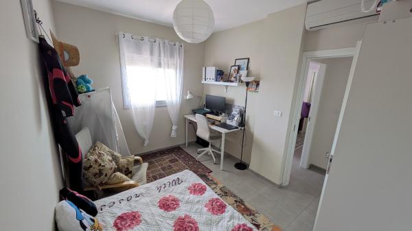 עצמאות 28, מרכז העיר