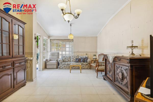 קדושי סטרומה 2, קרית יערים