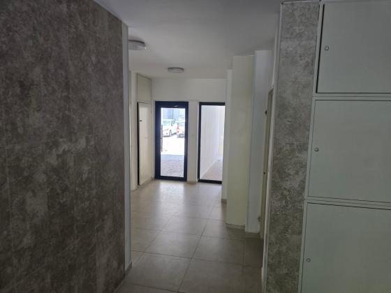 ארבע עונות 3, גני אביב