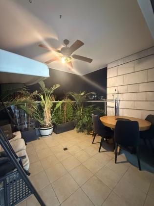 אהוד מנור, נאות אפק