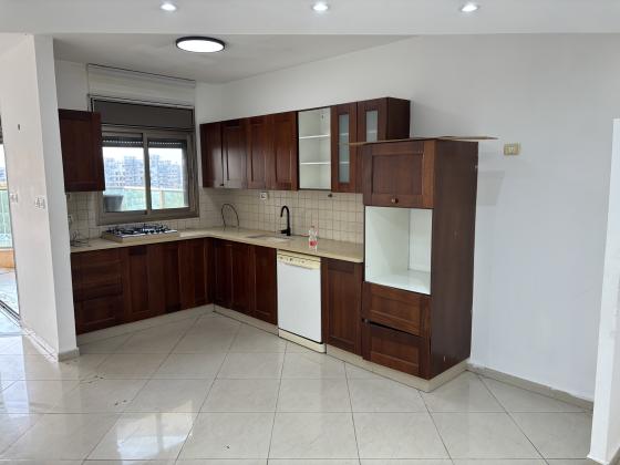 מנחם בגין 10, ג'סי כהן