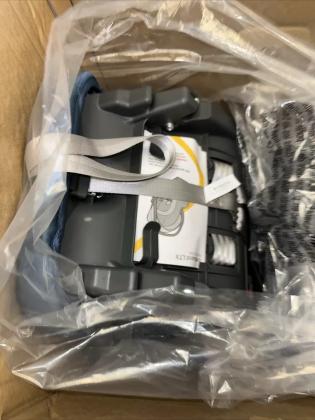 עגלת תינוק ומושב בטיחות לתינוק