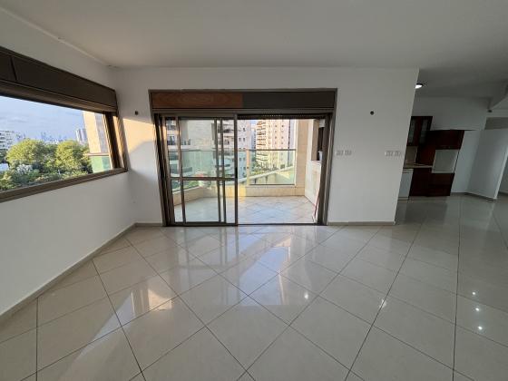 מנחם בגין 10, ג'סי כהן