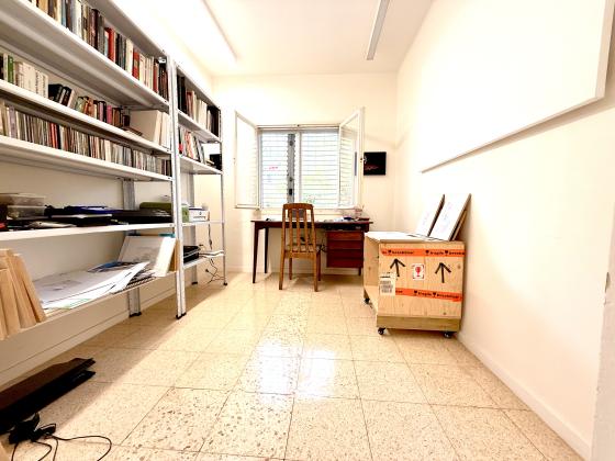 אריאל 13, נוה צה"ל