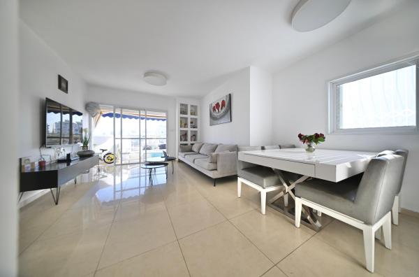 הקלרנית 1, נאות אשלים