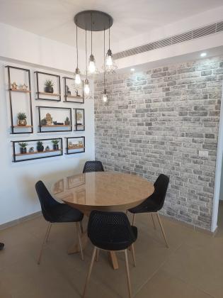 שולמית אלוני 13, בנות חיל