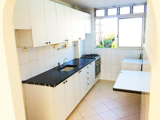 יצחק שדה 12, יצחק שדה