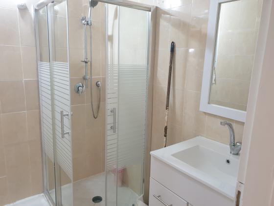 ז'בוטינסקי 6, נווה זית