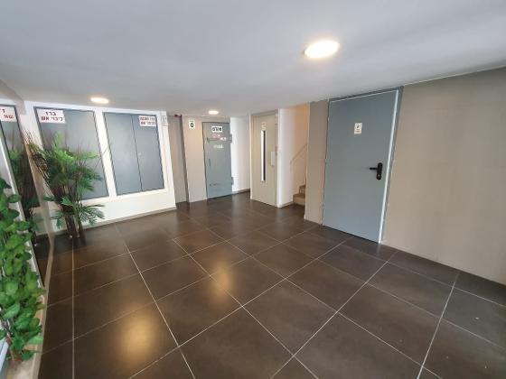 הנביאים 43, דרום מערב