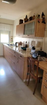 החסידה 17, גילה