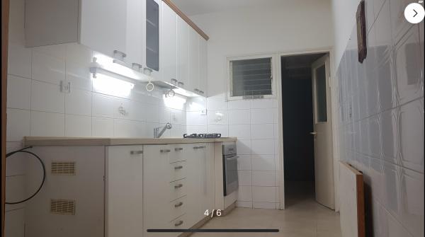 גרינשטיין 13, קרול