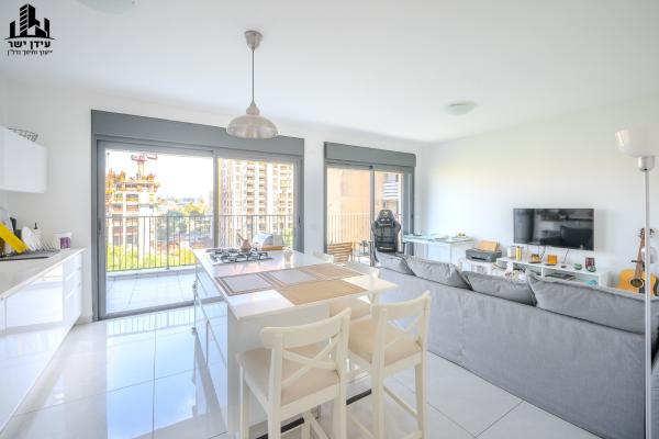 מעפילי אגוז 58, נוה חן