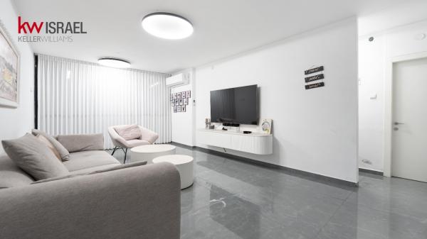 מפרץ שלמה, קריית שרת