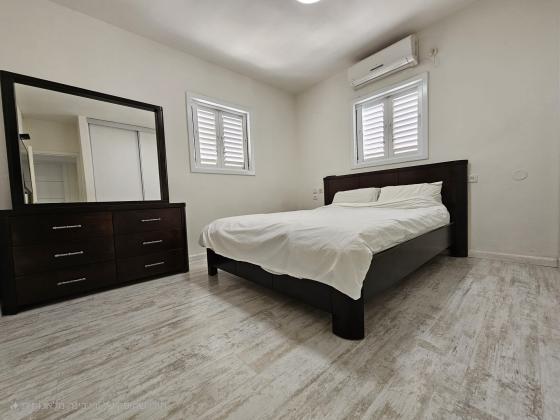 השלושה 5, קריית חזני