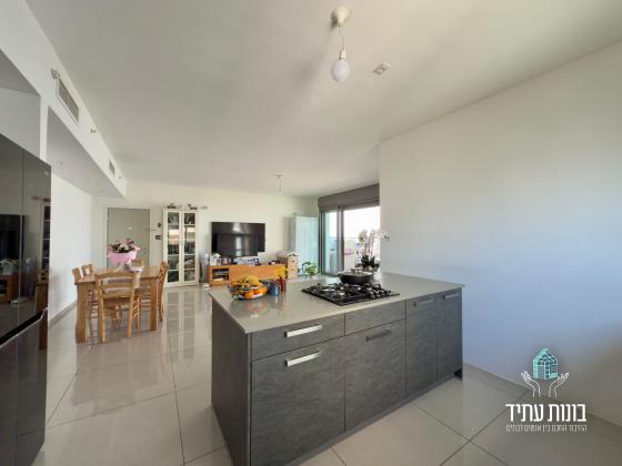 בני בנימין 43, גלי הים