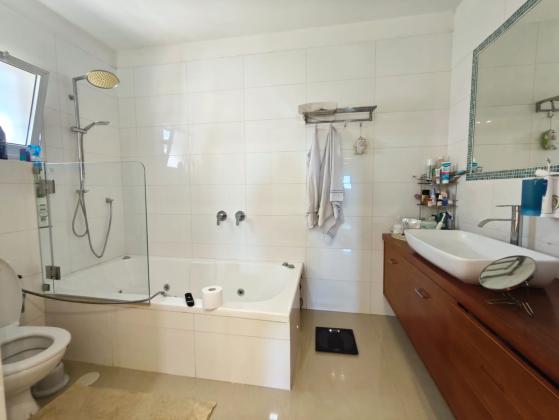 הצופים 1, נעורים