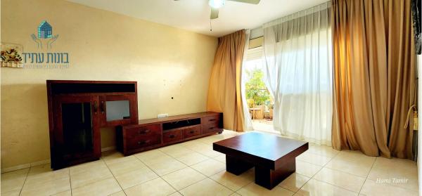 זאב ליבר 3, קרית השרון