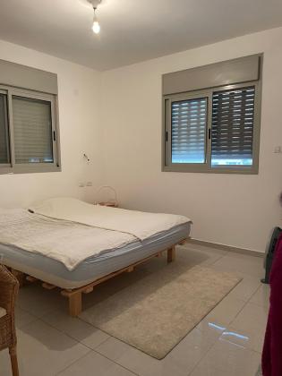 בשכונת יעקב