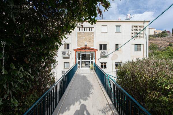 בית לחם 73, כרמל צרפתי