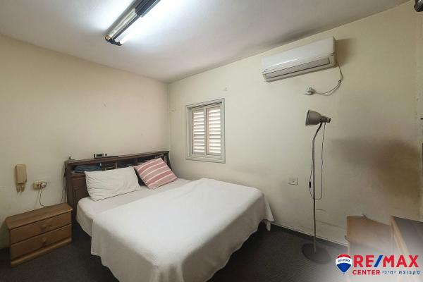 הרב הרצוג 4 (רסקו א)